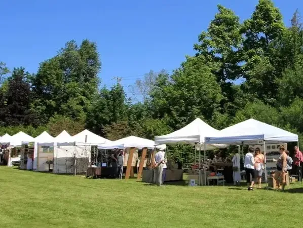 Sərgi çadırlarından istifadə